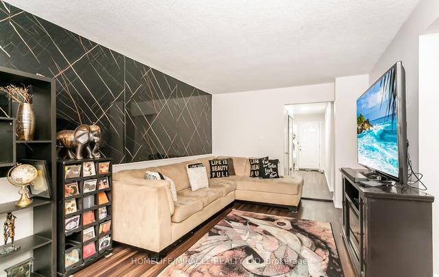 87 - 87 Carisbrooke Crt W, Townhouse with 3 bedrooms, 2 bathrooms and 2 parking in Brampton ON | Image 20