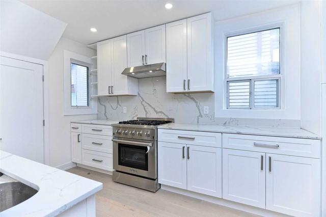 127 Priscilla Ave, House detached with 2 bedrooms, 3 bathrooms and 1 parking in Toronto ON | Image 3