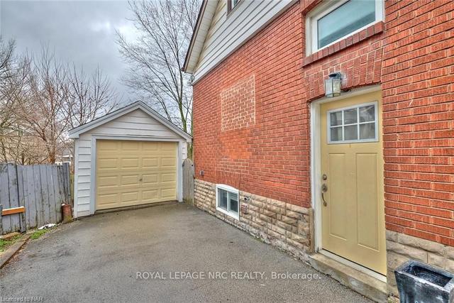 6414 Ker St, House detached with 3 bedrooms, 2 bathrooms and 3 parking in Niagara Falls ON | Image 22