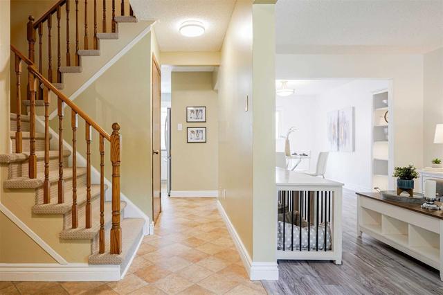 30 Regency Cres, House detached with 3 bedrooms, 2 bathrooms and 4 parking in Whitby ON | Image 23