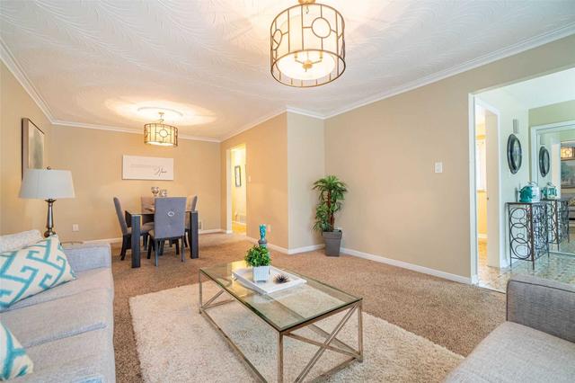 13 Major Oaks Dr, House semidetached with 3 bedrooms, 2 bathrooms and 4 parking in Brampton ON | Image 3