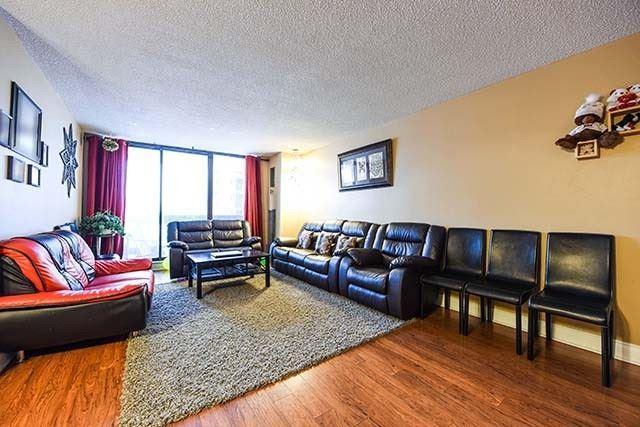 201 - 17 Knightsbridge Rd, Condo with 3 bedrooms, 2 bathrooms and 1 parking in Brampton ON | Image 6