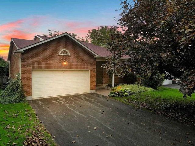 main - 270 Yorkshire Dr, House detached with 3 bedrooms, 2 bathrooms and 4 parking in Newmarket ON | Image 1