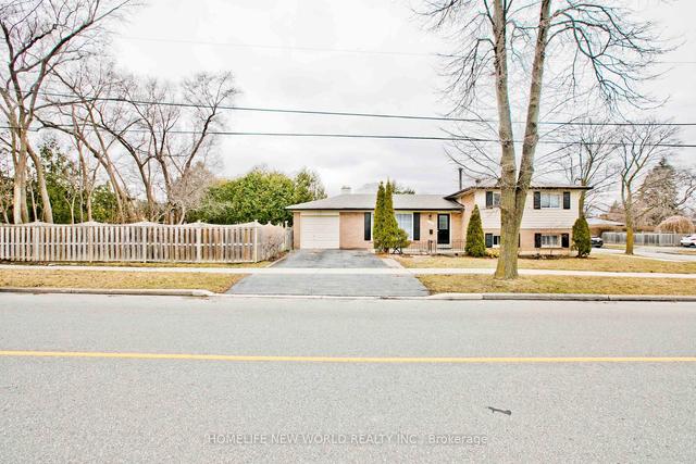 2 Lesgay Cres, House detached with 3 bedrooms, 2 bathrooms and 3 parking in Toronto ON | Image 23