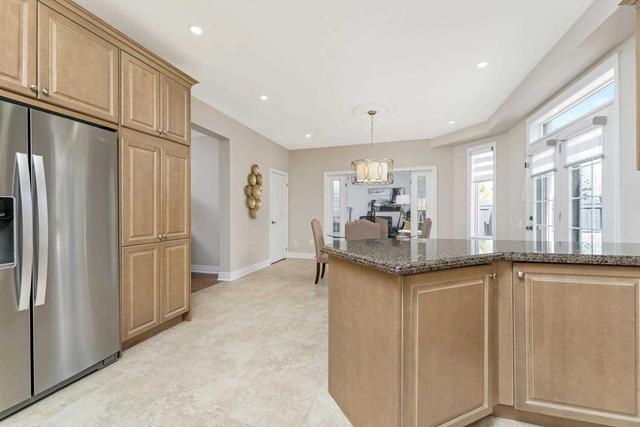 3309 Springflower Way, House detached with 4 bedrooms, 5 bathrooms and 4 parking in Oakville ON | Image 3