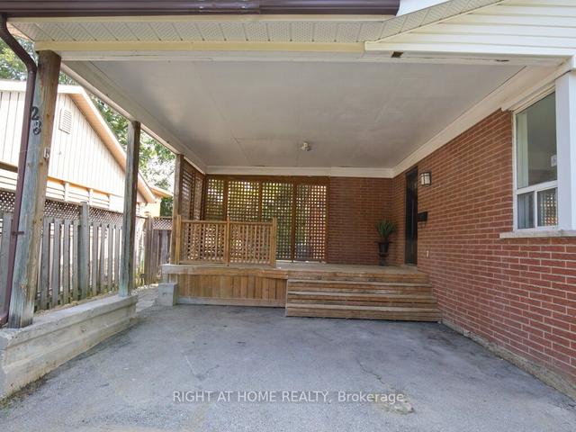 28 Ladore Dr, House detached with 4 bedrooms, 2 bathrooms and 6 parking in Brampton ON | Image 12