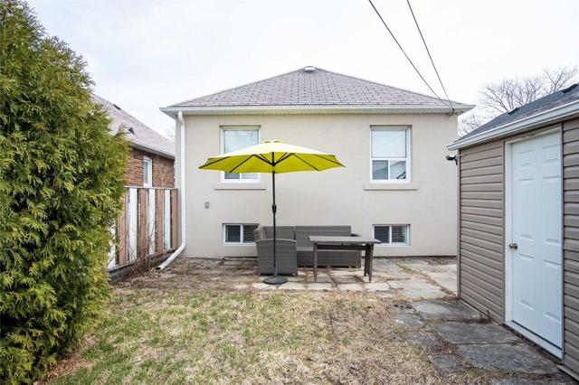 10 Duern St, House detached with 2 bedrooms, 2 bathrooms and 4 parking in Toronto ON | Image 19