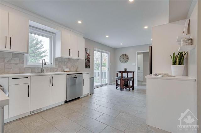 7091 Shadow Ridge Drive, House detached with 5 bedrooms, 3 bathrooms and 8 parking in Ottawa ON | Image 11
