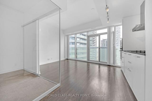 3201 - 12 York St, Condo with 1 bedrooms, 1 bathrooms and 0 parking in Toronto ON | Image 15