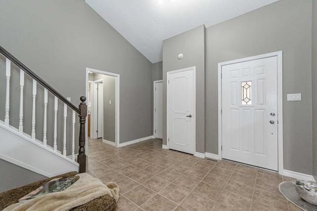 35 Rochelle Dr, House detached with 3 bedrooms, 4 bathrooms and 4 parking in Guelph ON | Image 37