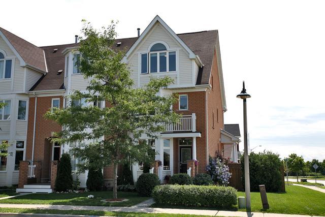 8 The Greenery, House attached with 4 bedrooms, 3 bathrooms and null parking in Oakville ON | Image 1