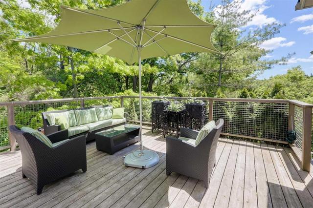 5 Old Yonge St, House detached with 3 bedrooms, 3 bathrooms and 2 parking in Toronto ON | Image 2