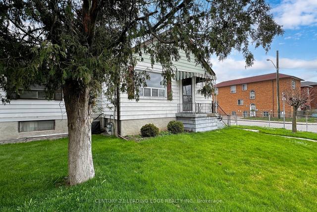 955 Victoria Park Ave, House detached with 3 bedrooms, 3 bathrooms and 3 parking in Toronto ON | Image 23