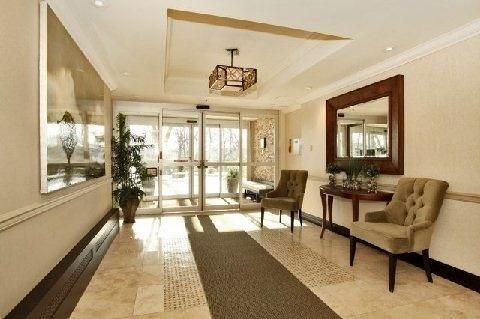 709 - 212 Kerr St, Condo with 1 bedrooms, 1 bathrooms and 1 parking in Oakville ON | Image 3