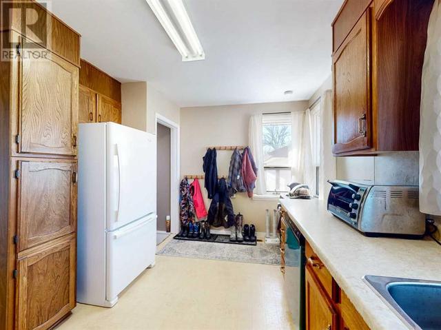 330 19th Street, House detached with 4 bedrooms, 2 bathrooms and 4 parking in Fort Macleod AB | Image 12