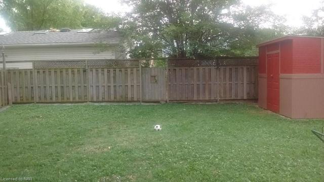 Large Fully Fenced Yard | Image 8