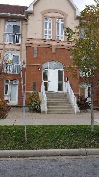 unit# 6 - 9 Pine St, Townhouse with 2 bedrooms, 1 bathrooms and 1 parking in Toronto ON | Image 1