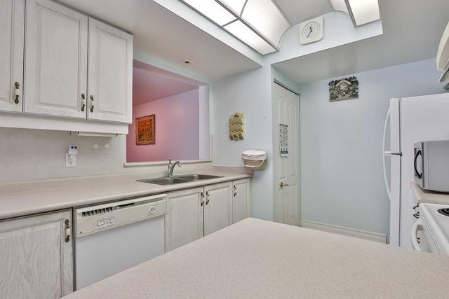 115 - 5418 Yonge St, Townhouse with 2 bedrooms, 2 bathrooms and 1 parking in Toronto ON | Image 3