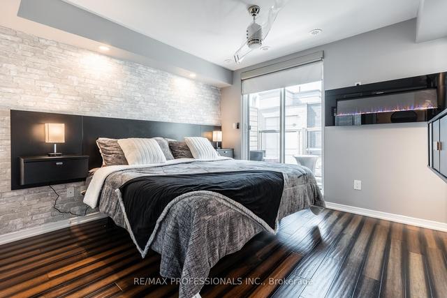 th87 - 15 Applewood Lane, Townhouse with 3 bedrooms, 3 bathrooms and 2 parking in Toronto ON | Image 11