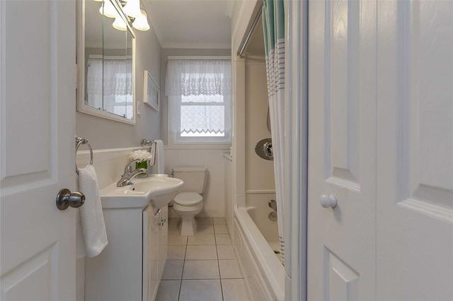 1262 De Quincy Cres, House detached with 3 bedrooms, 2 bathrooms and 3 parking in Burlington ON | Image 25