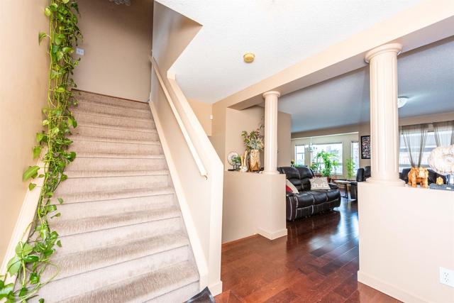 315 Bridleridge Way Sw, House detached with 3 bedrooms, 2 bathrooms and 4 parking in Calgary AB | Image 2