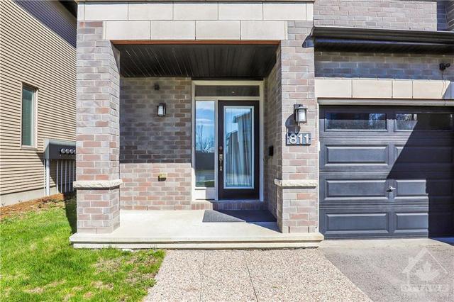 811 Quartet Avenue, Townhouse with 3 bedrooms, 3 bathrooms and 2 parking in Ottawa ON | Image 2
