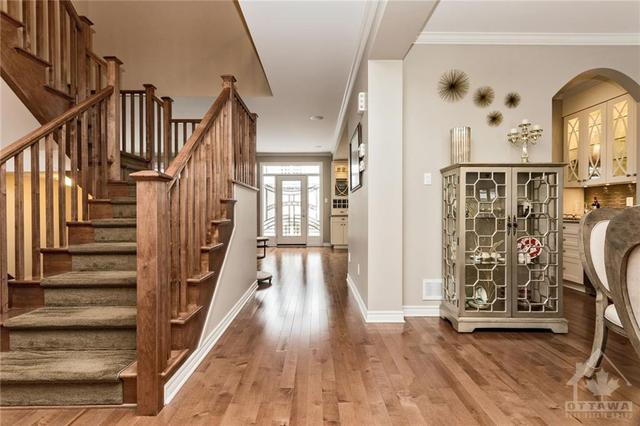 704 Willowmere Way, House detached with 5 bedrooms, 4 bathrooms and 4 parking in Ottawa ON | Image 6