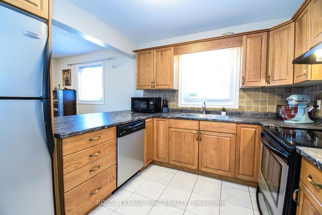 1072a Vansickle Rd N, House semidetached with 3 bedrooms, 3 bathrooms and 5 parking in St. Catharines ON | Image 3