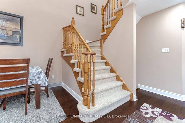 4129 Goldenrod Cres, House semidetached with 3 bedrooms, 4 bathrooms and 4 parking in Mississauga ON | Image 8
