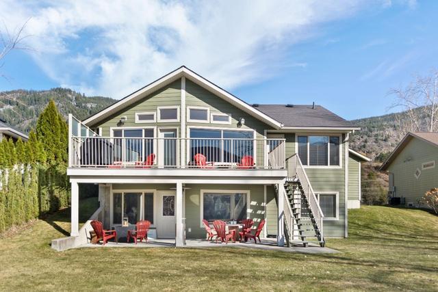 755 Waterloo Road, House detached with 4 bedrooms, 3 bathrooms and null parking in Central Kootenay J BC | Image 5