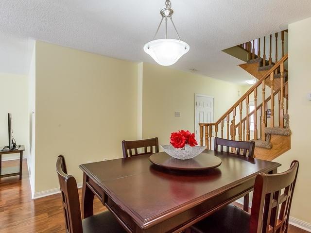 855 Mckay Cres, House attached with 3 bedrooms, 3 bathrooms and 1 parking in Milton ON | Image 8