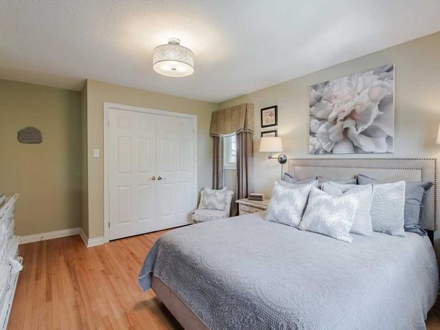 35 Roslyn Crt, House detached with 3 bedrooms, 3 bathrooms and 8 parking in Vaughan ON | Image 13