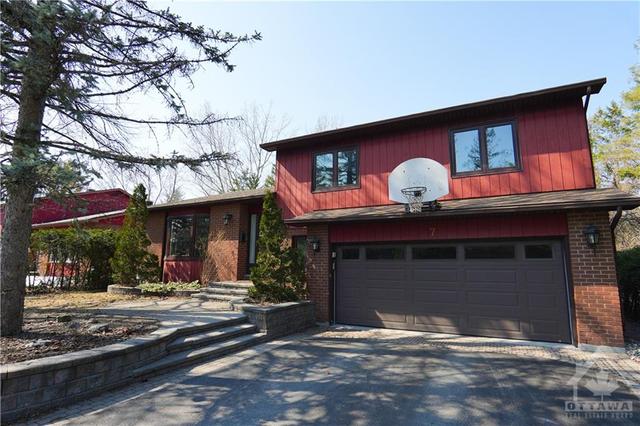 7 Brodeur Crescent, House detached with 3 bedrooms, 3 bathrooms and 6 parking in Ottawa ON | Image 1