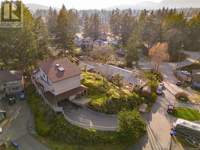 2520 Duncan Lane, House detached with 5 bedrooms, 5 bathrooms and 2 parking in Langford BC | Image 4