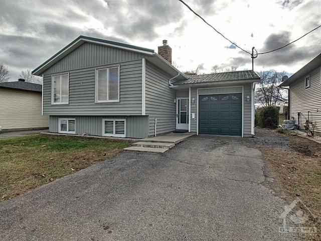 81 Seventh Avenue, House detached with 3 bedrooms, 2 bathrooms and 4 parking in Arnprior ON | Image 1