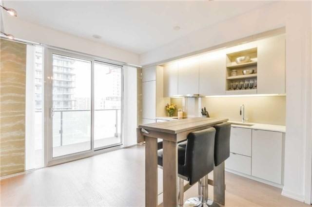 1802 - 101 Peter St, Condo with 0 bedrooms, 1 bathrooms and null parking in Toronto ON | Image 5