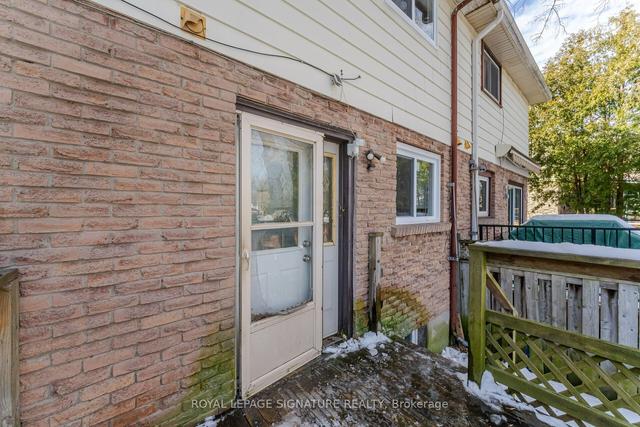 132 Capreol Crt, House semidetached with 3 bedrooms, 2 bathrooms and 3 parking in Oshawa ON | Image 26