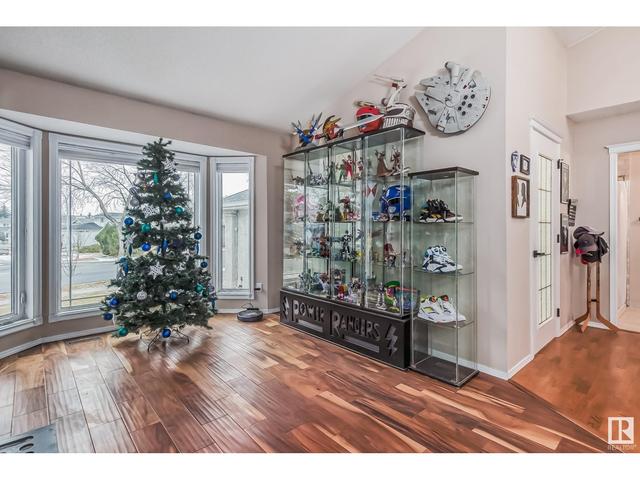34 Harwood Dr, House detached with 4 bedrooms, 3 bathrooms and null parking in St. Albert AB | Image 4