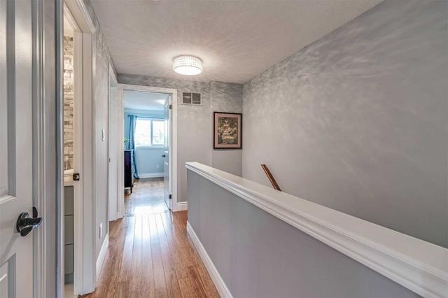 863 Southridge St, House semidetached with 3 bedrooms, 2 bathrooms and 3 parking in Oshawa ON | Image 16