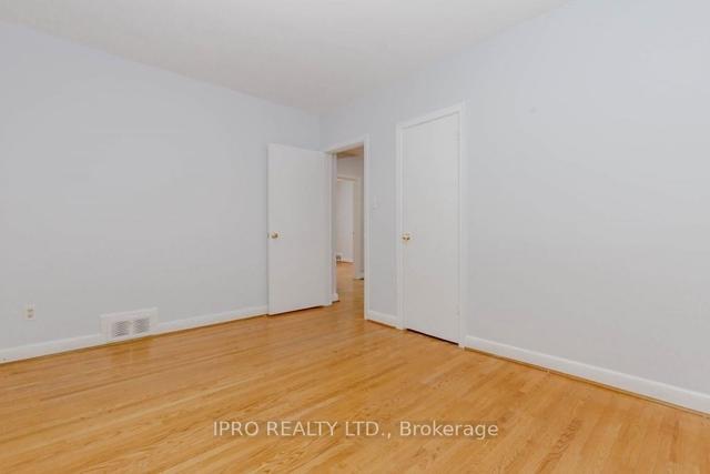 1205 Kipling Ave, House detached with 3 bedrooms, 3 bathrooms and 3 parking in Toronto ON | Image 3