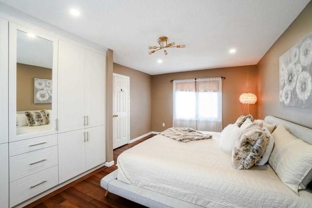 2 Cantrill Crt, House detached with 3 bedrooms, 3 bathrooms and 5 parking in Brampton ON | Image 11