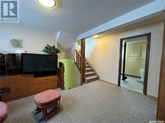 403 2nd Street Ne, House detached with 4 bedrooms, 3 bathrooms and null parking in Watson SK | Image 34