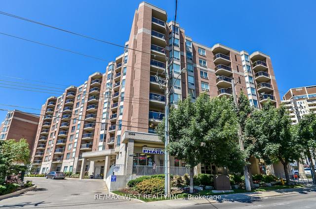 806 - 2088 Lawrence Ave, Condo with 2 bedrooms, 2 bathrooms and 1 parking in Toronto ON | Image 1