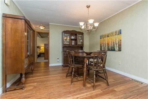31 Cherrywood Lane, Home with 2 bedrooms, 1 bathrooms and 2 parking in Innisfil ON | Image 5