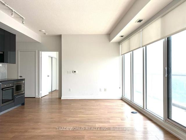 3112 - 115 Mcmahon Dr, Condo with 1 bedrooms, 1 bathrooms and 1 parking in Toronto ON | Image 9