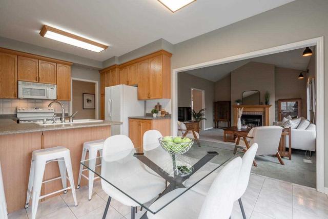 3711 Bishop Strachan Crt, House detached with 3 bedrooms, 3 bathrooms and 6 parking in Mississauga ON | Image 9
