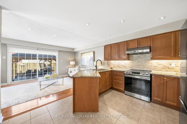 2 Village Vista Way, House attached with 4 bedrooms, 4 bathrooms and 4 parking in Vaughan ON | Image 4