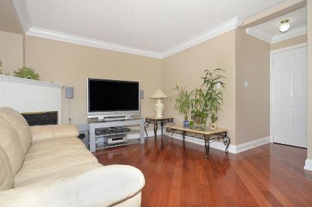 56 Leagate St, House detached with 4 bedrooms, 3 bathrooms and 4 parking in Brampton ON | Image 7