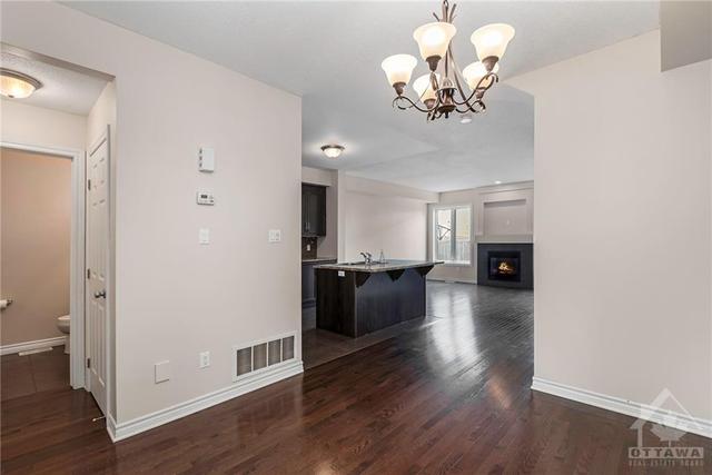 2218 Nantes Street, Townhouse with 3 bedrooms, 3 bathrooms and 3 parking in Ottawa ON | Image 7