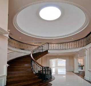 112 Centre Ave, House detached with 5 bedrooms, 7 bathrooms and 2 parking in Toronto ON | Image 3